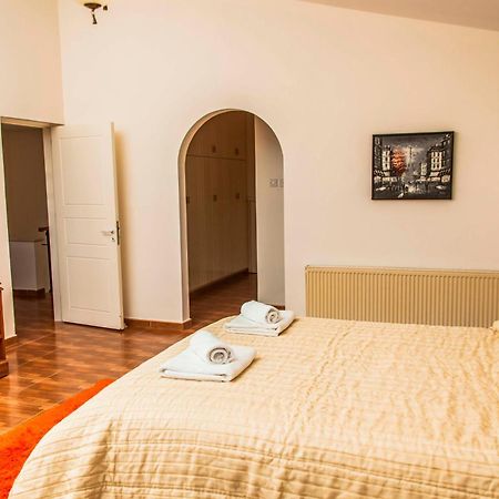 6 Bdr Villa With Tennis Court Paphos Luaran gambar