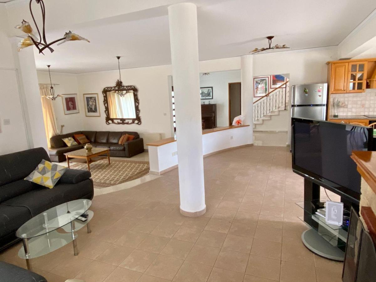 6 Bdr Villa With Tennis Court Paphos Luaran gambar