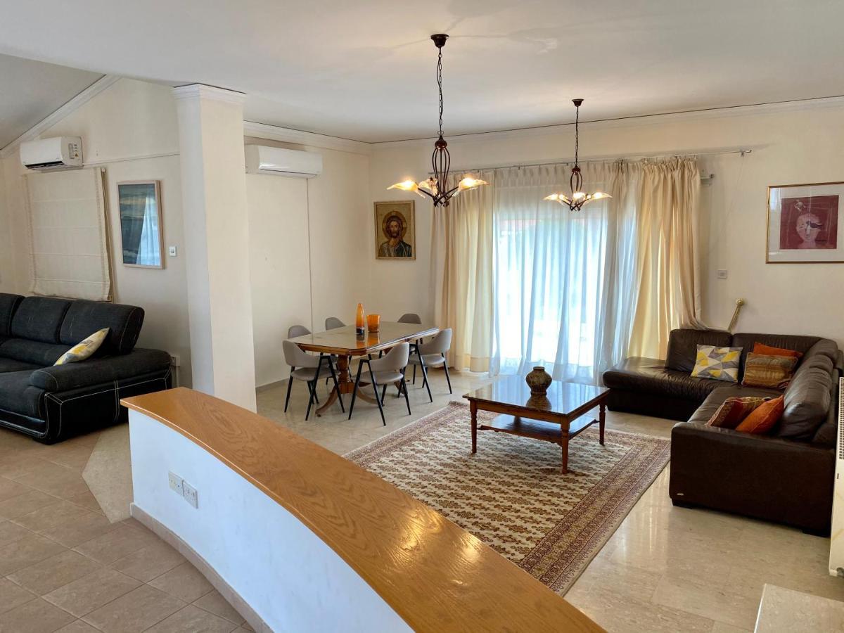 6 Bdr Villa With Tennis Court Paphos Luaran gambar