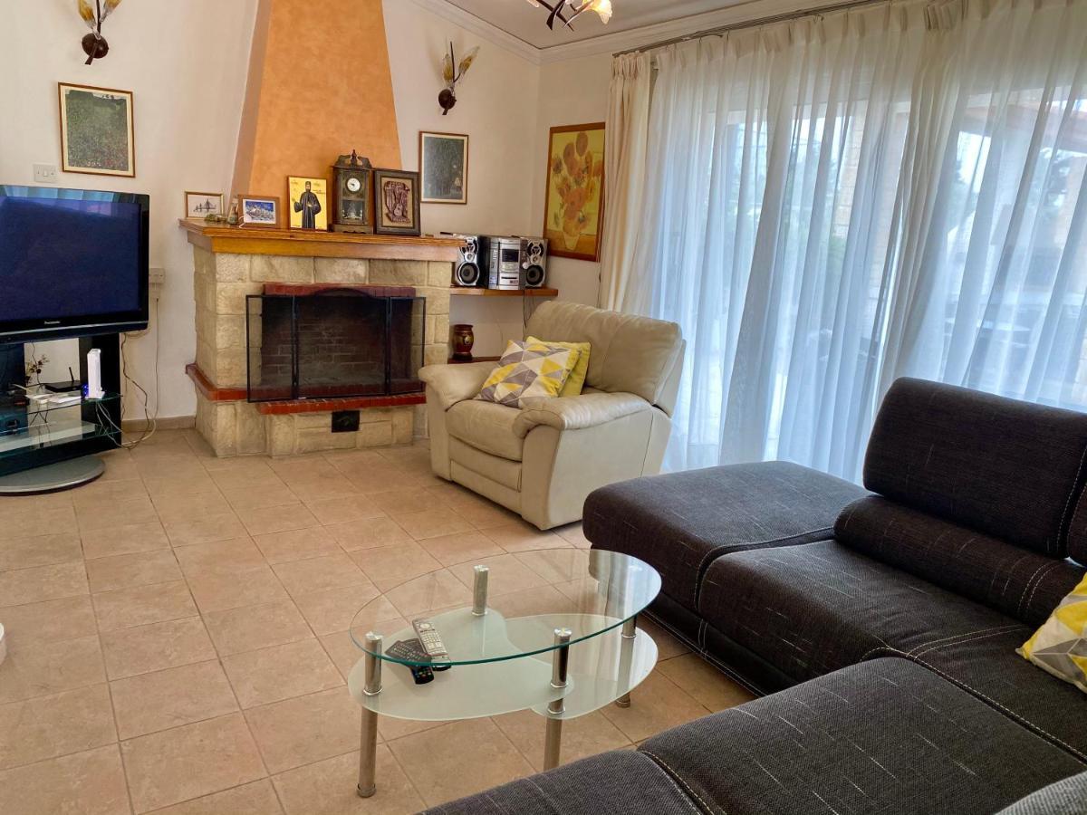 6 Bdr Villa With Tennis Court Paphos Luaran gambar