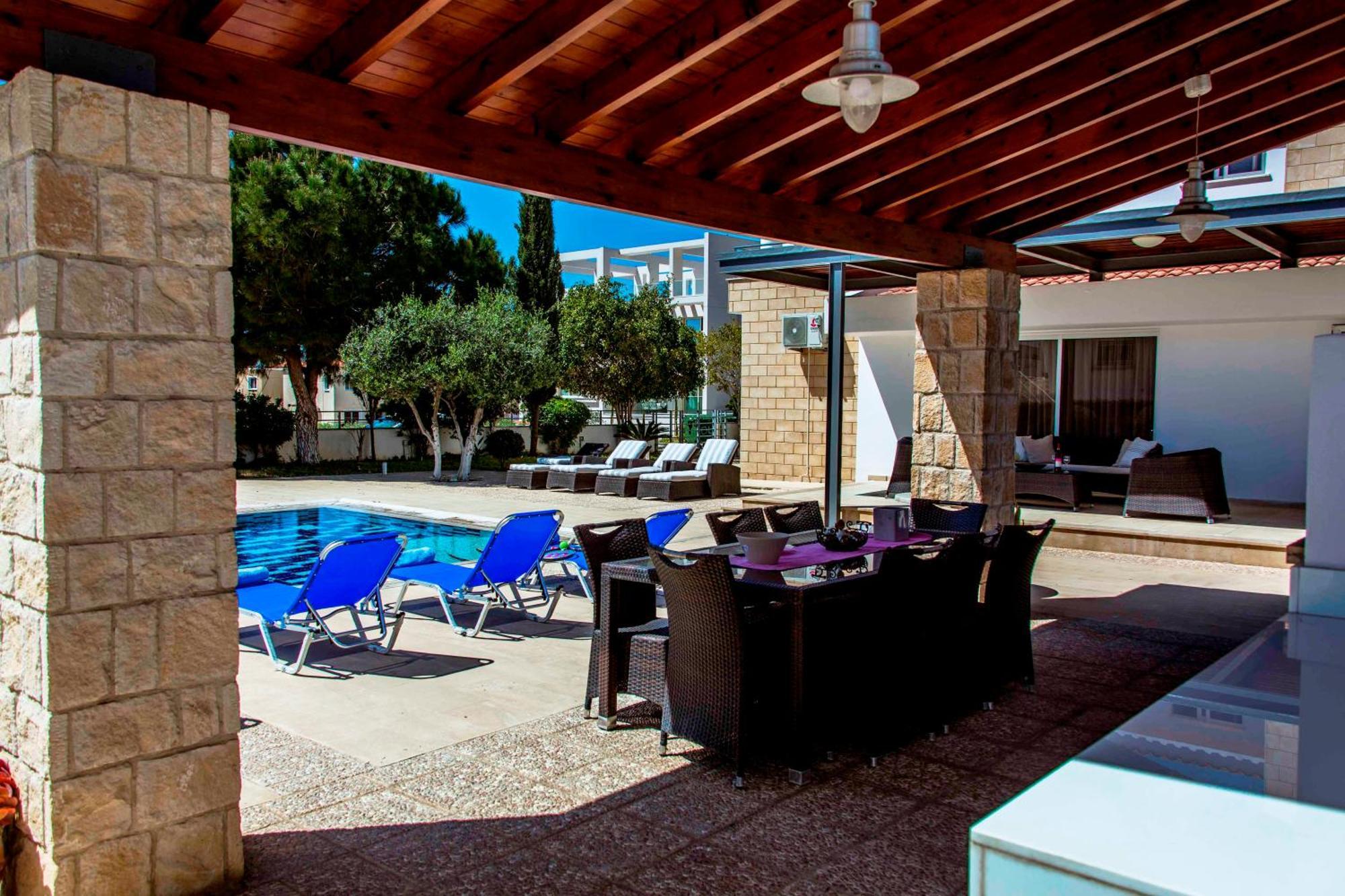 6 Bdr Villa With Tennis Court Paphos Luaran gambar