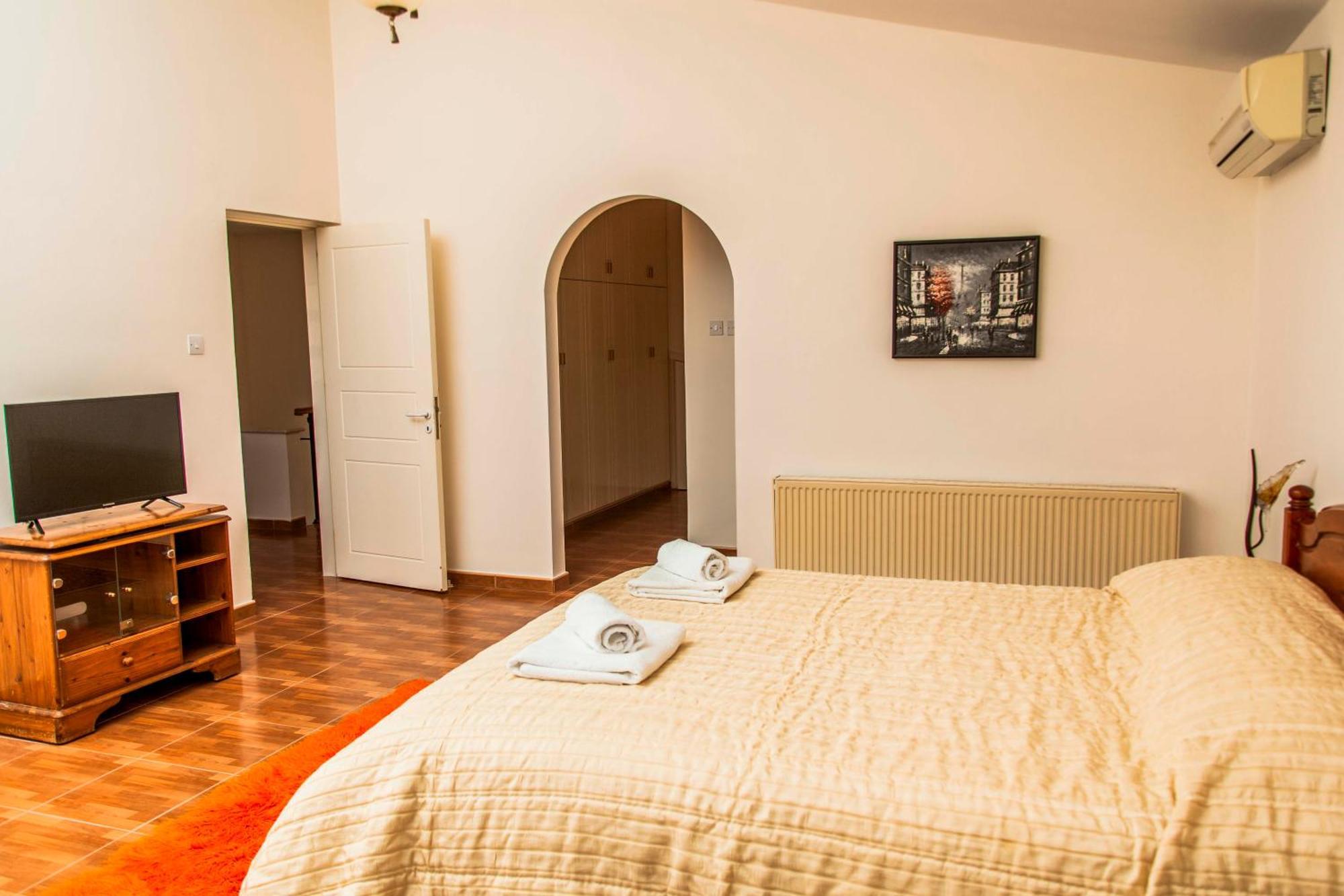 6 Bdr Villa With Tennis Court Paphos Luaran gambar