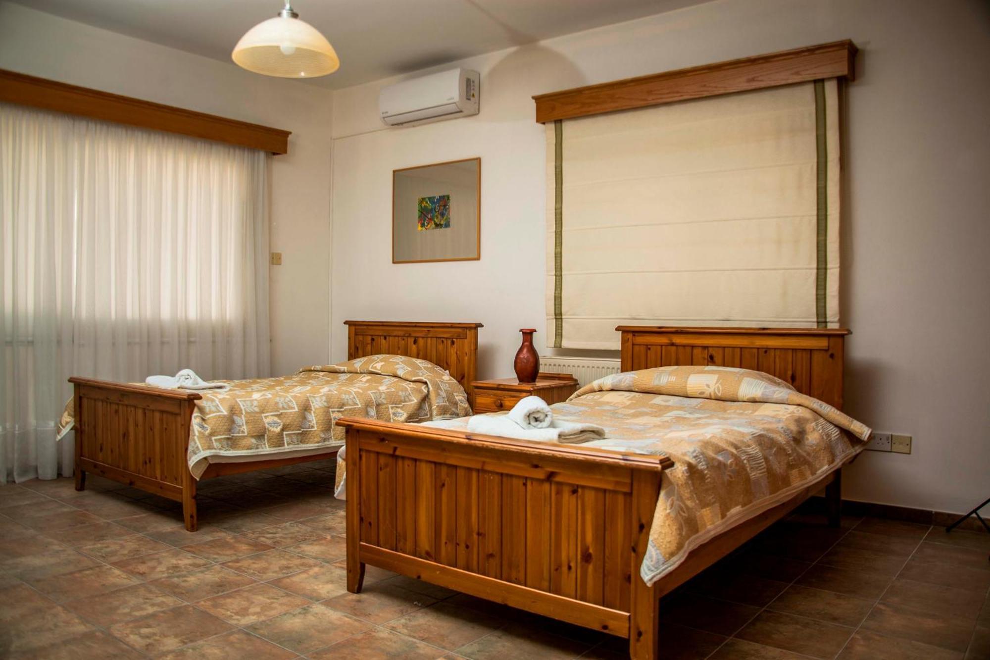 6 Bdr Villa With Tennis Court Paphos Luaran gambar