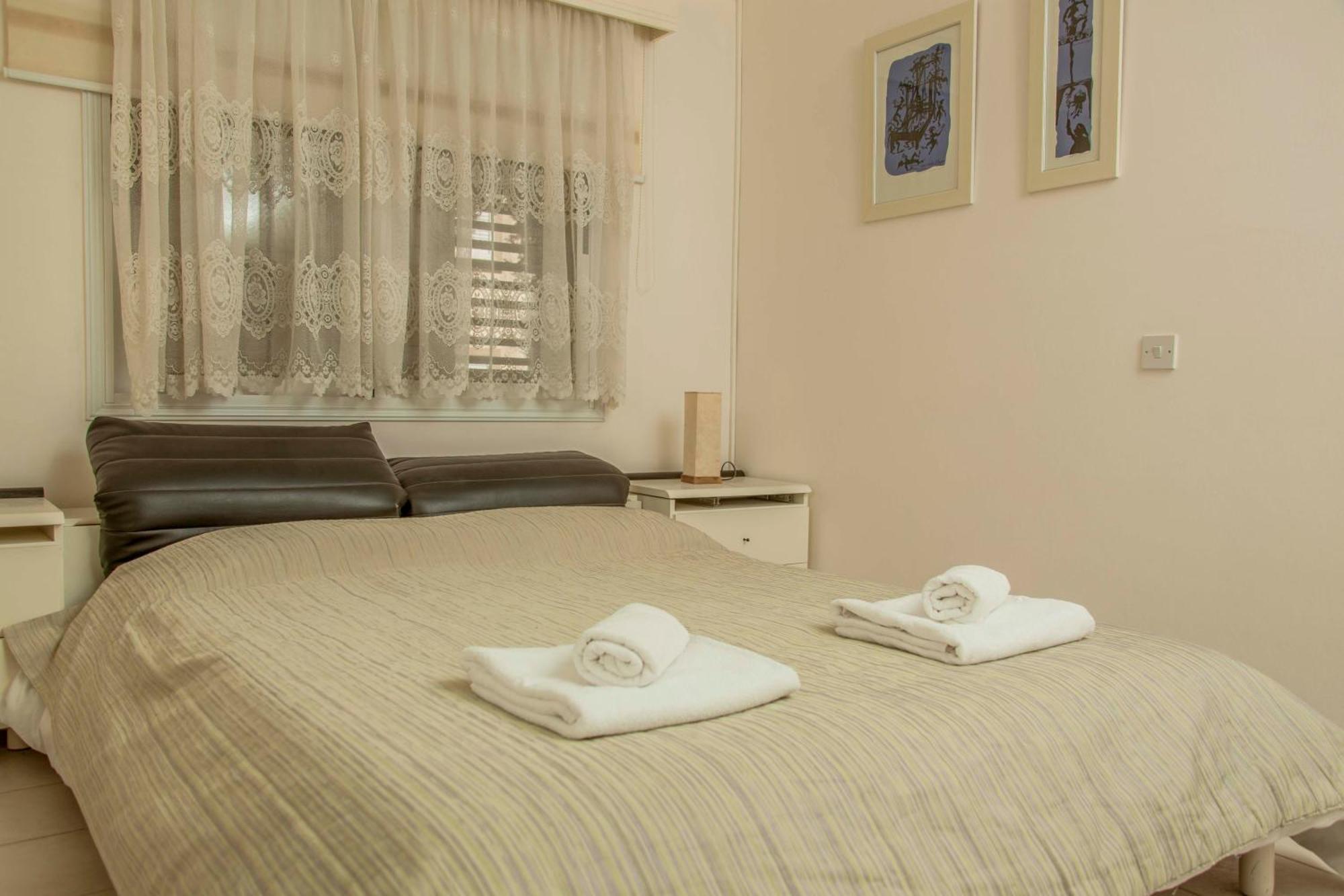 6 Bdr Villa With Tennis Court Paphos Luaran gambar