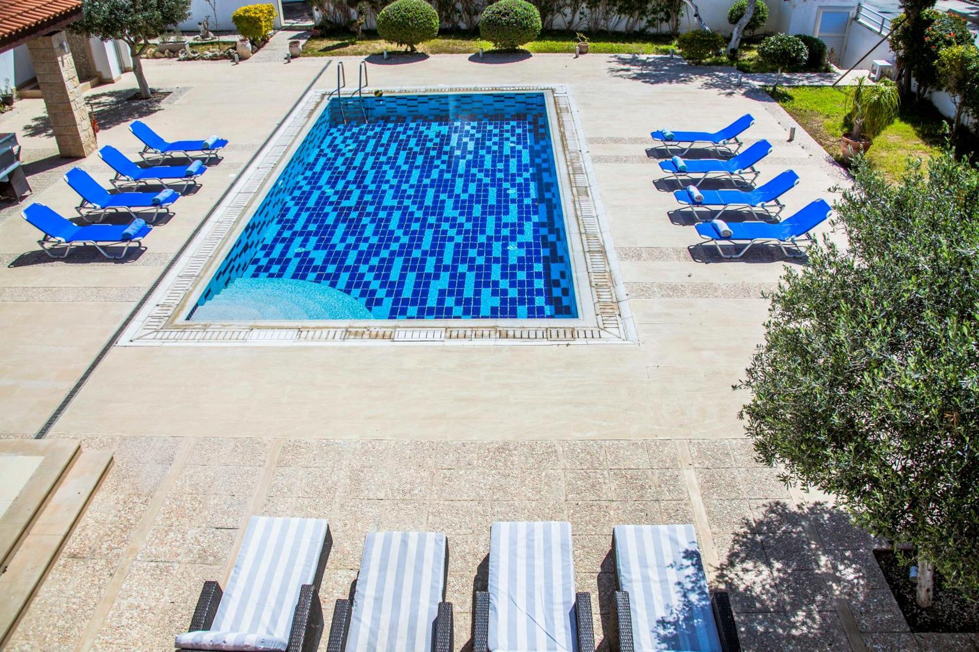 6 Bdr Villa With Tennis Court Paphos Luaran gambar
