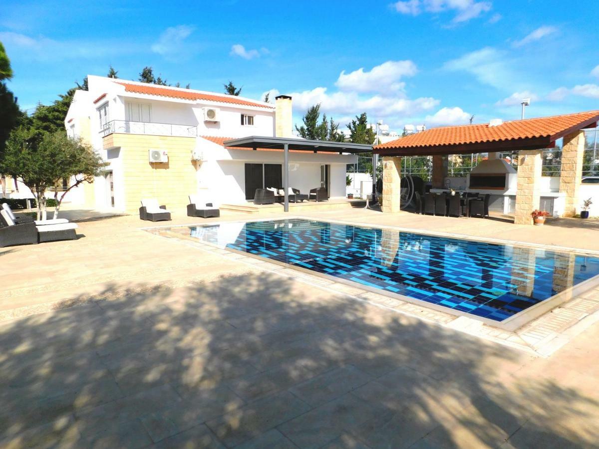 6 Bdr Villa With Tennis Court Paphos Luaran gambar