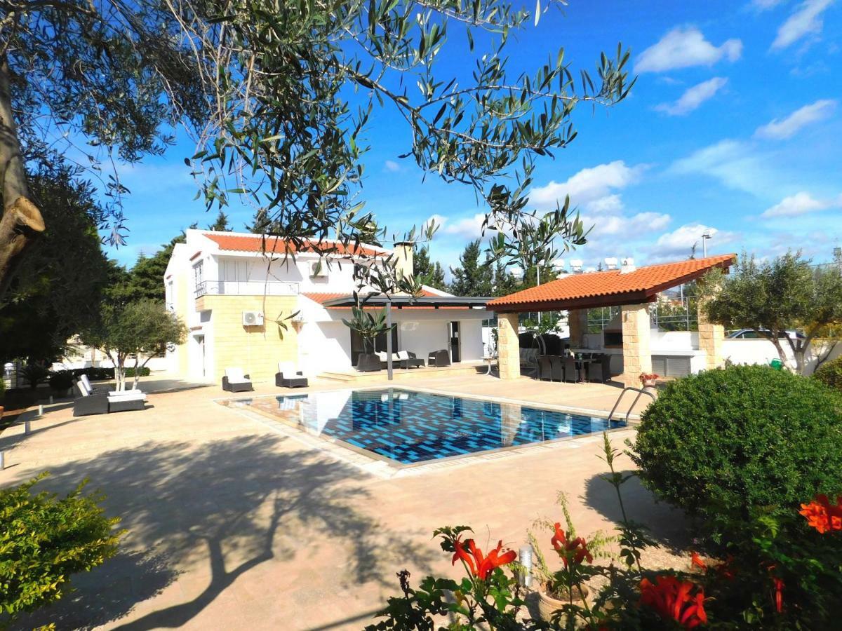 6 Bdr Villa With Tennis Court Paphos Luaran gambar